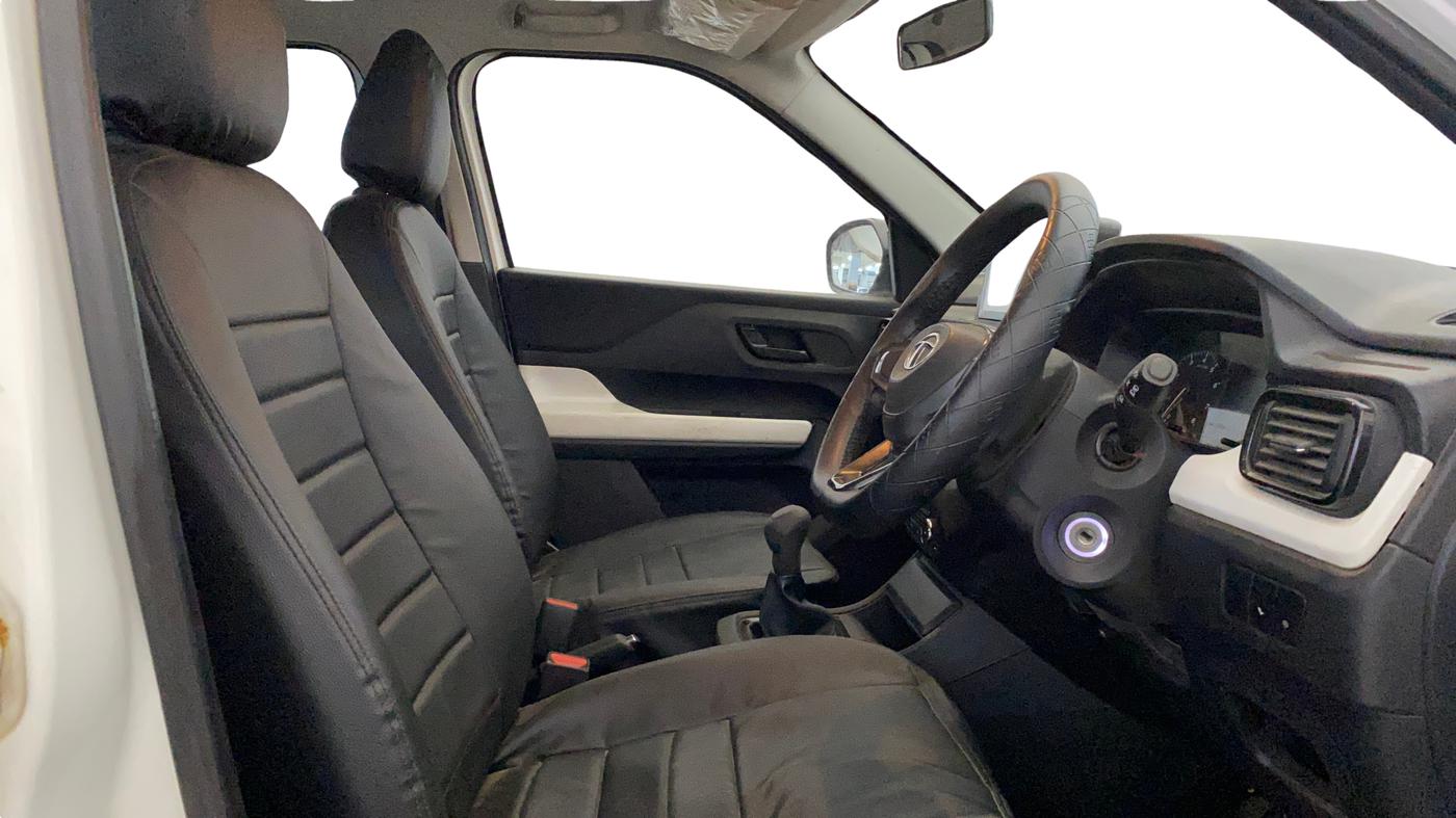 2022 Tata PUNCH PURE MT, Petrol, Manual, 85,660 km, Right Side Front Door Cabin