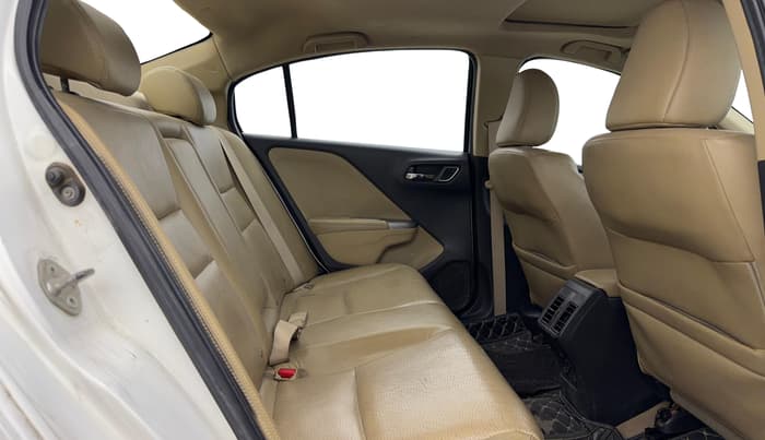 2017 Honda City 1.5L I-VTEC ZX CVT, CNG, Automatic, 95,549 km, Right Side Rear Door Cabin
