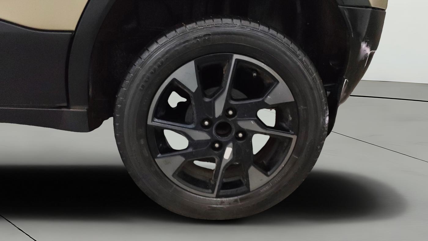 2022 Tata PUNCH CREATIVE 1.2 MT KAZIRANGA EDITION , Petrol, Manual, 39,212 km, Left Rear Wheel