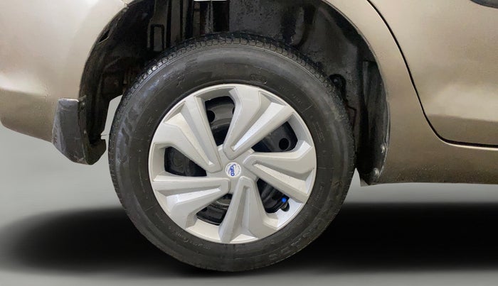 2015 Maruti Swift Dzire VXI, Petrol, Manual, 1,17,059 km, Right Rear Wheel