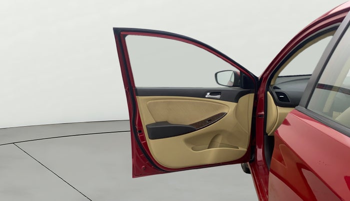 2015 Hyundai Verna FLUIDIC 4S1.6 VTVT SX O, Petrol, Manual, 70,607 km, LHS Front Door