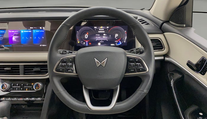 2025 Mahindra XUV700 AX 7 LUXURY D AT 7 STR, Diesel, Automatic, 15,433 km, Steering Wheel Close Up