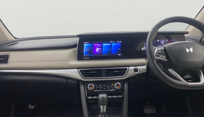 2021 Mahindra XUV700 AX 7 LUXURY P AT 7 STR, Petrol, Automatic, 44,322 km, Air Conditioner