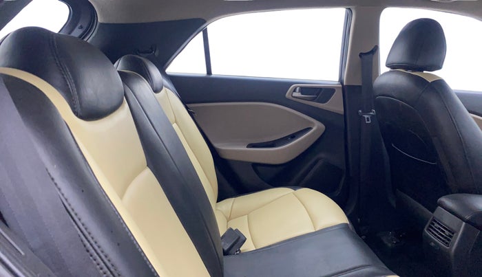 2015 Hyundai Elite i20 SPORTZ 1.2, Petrol, Manual, 71,476 km, Right Side Rear Door Cabin