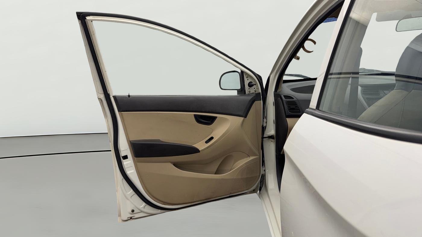 2018 Hyundai Eon MAGNA +, CNG, Manual, 79,427 km, LHS Front Door