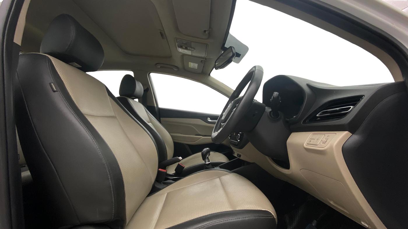 2022 Hyundai Verna SX (O)1.5 MPi, Petrol, Manual, 32,554 km, Right Side Front Door Cabin