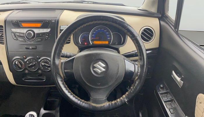 2017 Maruti Wagon R 1.0 VXI, Petrol, Manual, 39,276 km, Steering Wheel Close Up