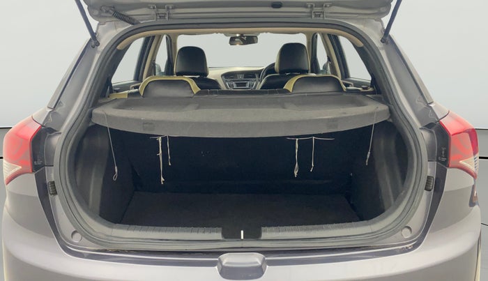 2016 Hyundai Elite i20 SPORTZ 1.2, Petrol, Manual, 46,386 km, Boot Open Zoomed View