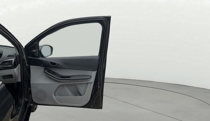 2023 Tata Tiago XT PETROL, Petrol, Manual, 31,687 km, RHS Front Door