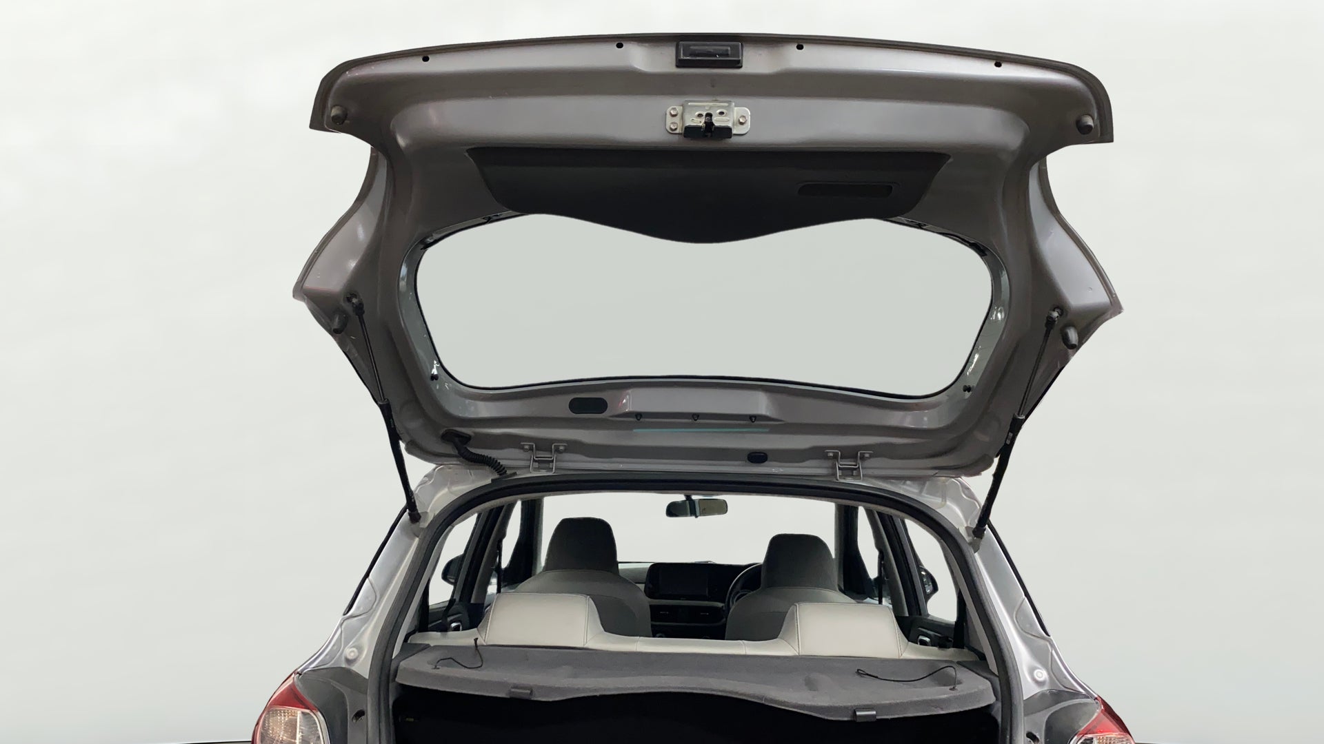 camera-Boot-Door-Open