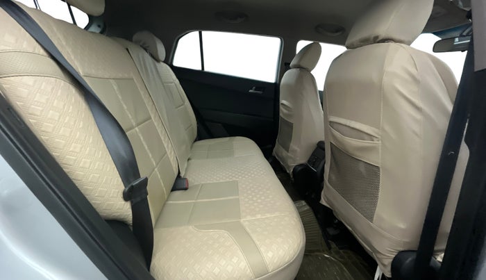 2016 Hyundai Creta SX PLUS 1.6 PETROL, Petrol, Manual, 54,135 km, Right Side Rear Door Cabin