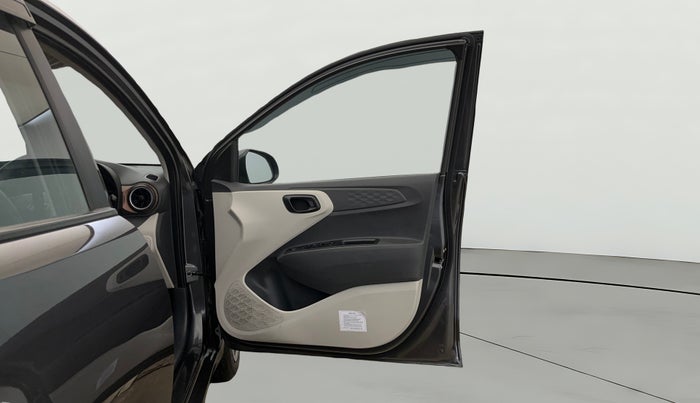 2024 Hyundai AURA S 1.2 CNG, CNG, Manual, 11,040 km, RHS Front Door