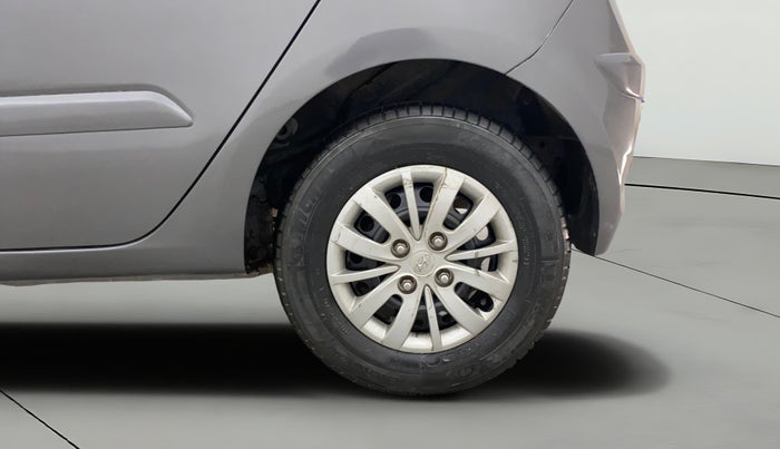 2013 Hyundai i10 SPORTZ 1.2 AT, Petrol, Automatic, 1,00,495 km, Left Rear Wheel