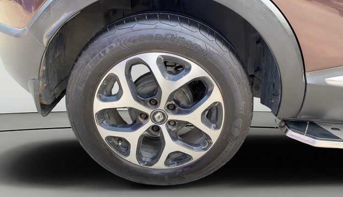 2018 Renault Captur RXT PETROL, Petrol, Manual, 1,45,141 km, Right Rear Wheel