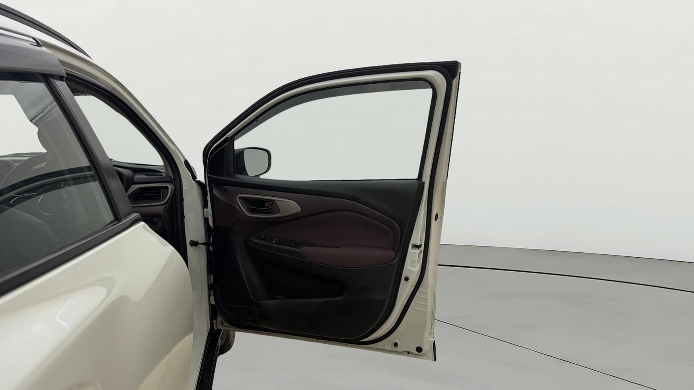 2023 Maruti FRONX DELTA PLUS 1.2L AGS, Petrol, Automatic, 10,437 km, RHS Front Door