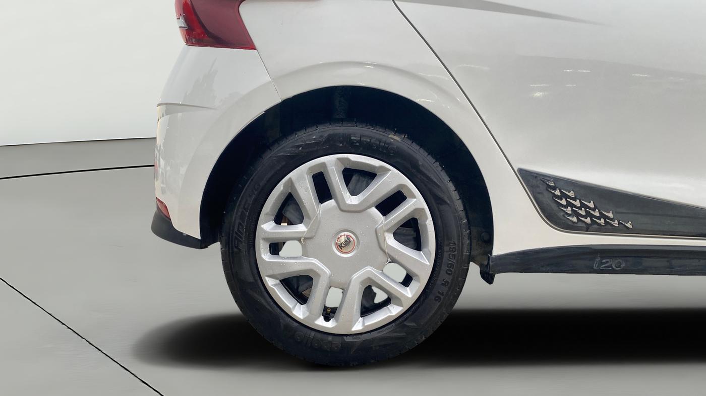 2021 Hyundai NEW I20 SPORTZ 1.2 AT, Petrol, Automatic, 41,775 km, Right Rear Wheel