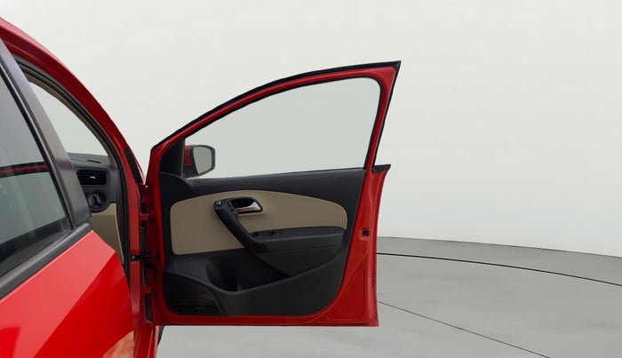 2013 Volkswagen Polo COMFORTLINE 1.2L PETROL, Petrol, Manual, 1,14,886 km, RHS Front Door