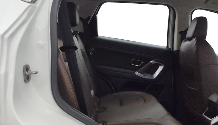 2022 Tata Harrier XZ PLUS 2.0L, Diesel, Manual, 97,048 km, Right Side Rear Door Cabin