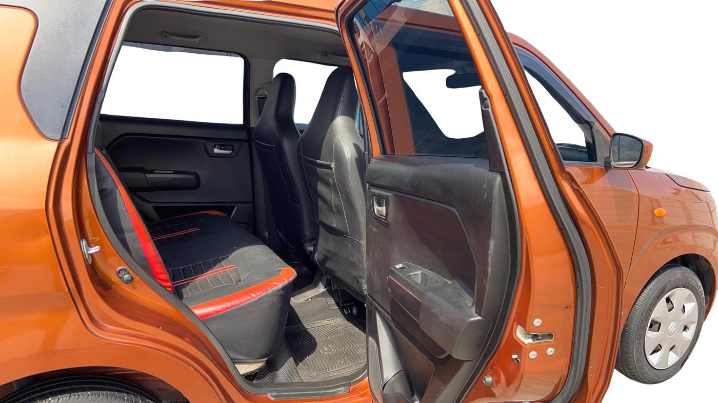 2019 Maruti New Wagon-R VXI 1.0, Petrol, Manual, 66,444 km, Right Side Rear Door Cabin