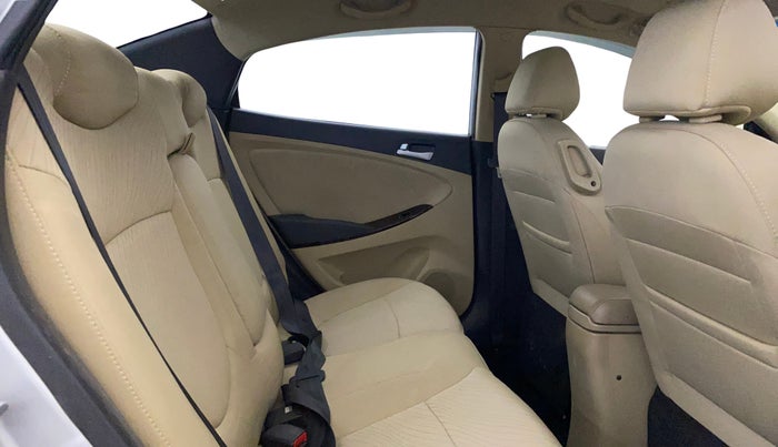 2015 Hyundai Verna FLUIDIC 4S 1.6 VTVT S(O), Petrol, Manual, 59,569 km, Right Side Rear Door Cabin