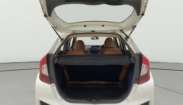 2016 Honda Jazz 1.2L I-VTEC SV, Petrol, Manual, 1,27,663 km, Boot Open Zoomed View