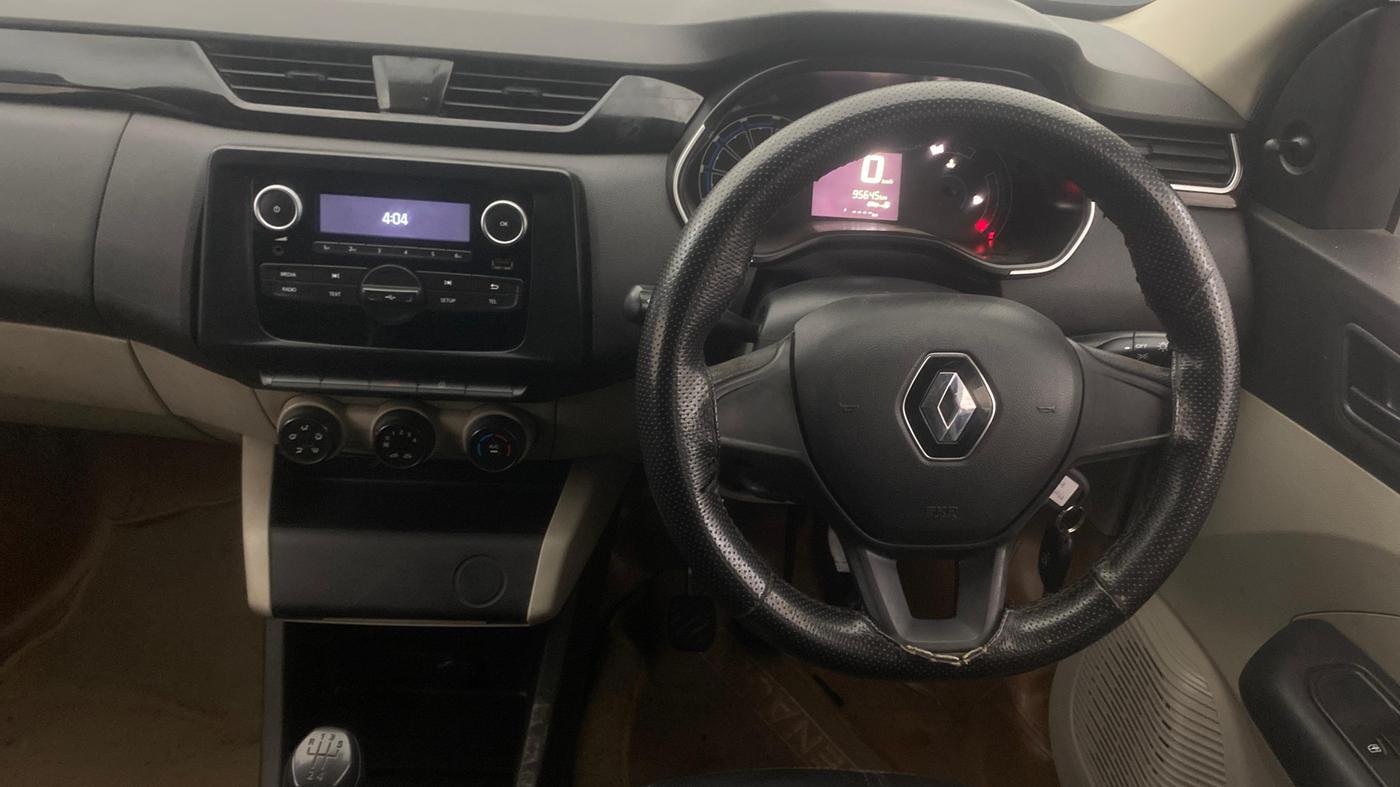 2021 Renault TRIBER RXL MT, Petrol, Manual, 95,617 km, Steering Wheel Close Up