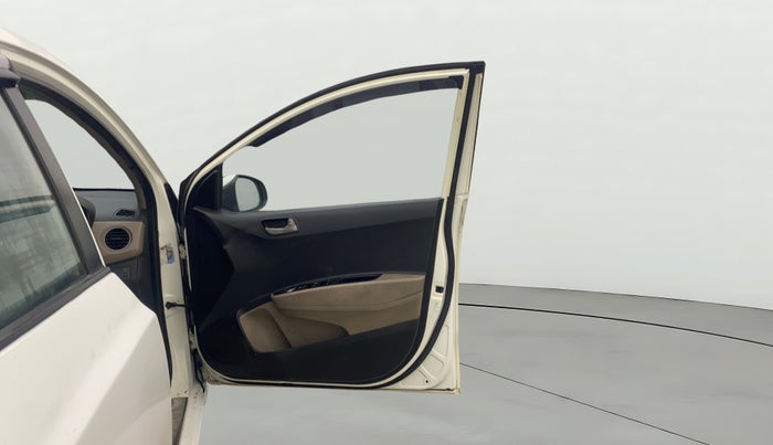 2014 Hyundai Xcent S 1.2, Petrol, Manual, 76,299 km, RHS Front Door