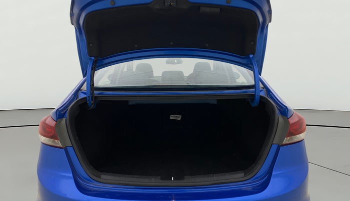 2017 Hyundai New Elantra 2.0 SX MT PETROL, Petrol, Manual, 48,625 km, Boot Open Zoomed View