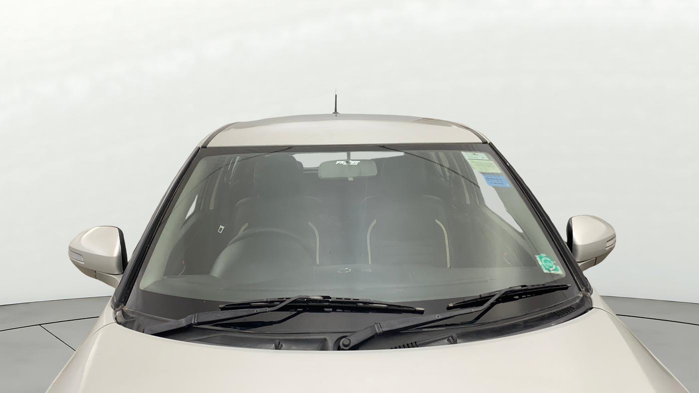 2014 Maruti Swift VXI, Petrol, Manual, 71,357 km, Front Windshield