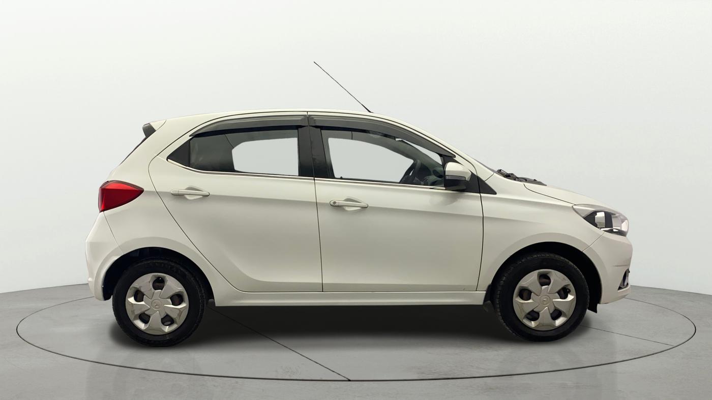 2018 Tata Tiago XZ PETROL, Petrol, Manual, 51,066 km, Right Side View