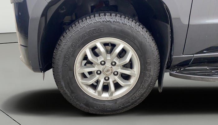 2017 Mahindra TUV300 T8, Diesel, Manual, 54,026 km, Left Front Wheel