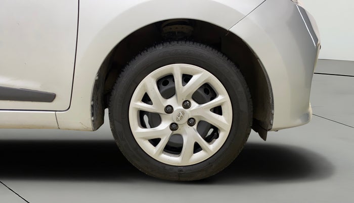 2018 Hyundai Grand i10 MAGNA 1.2 KAPPA VTVT, CNG, Manual, 43,746 km, Right Front Wheel