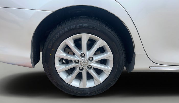 2012 Toyota Camry 2.5L AT, Petrol, Automatic, 67,585 km, Right Rear Wheel