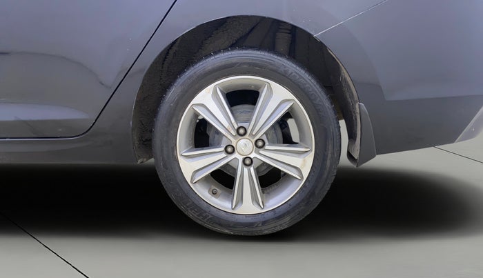 2018 Hyundai Verna 1.6 VTVT SX (O) AT, Petrol, Automatic, 69,467 km, Left Rear Wheel
