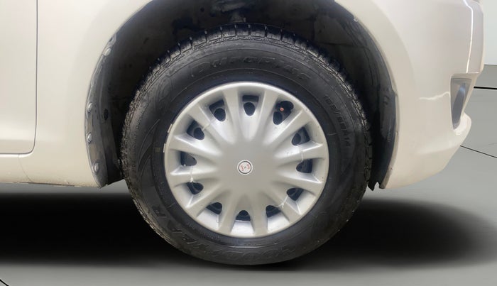 2013 Maruti Swift VDI, Diesel, Manual, 1,29,666 km, Right Front Wheel