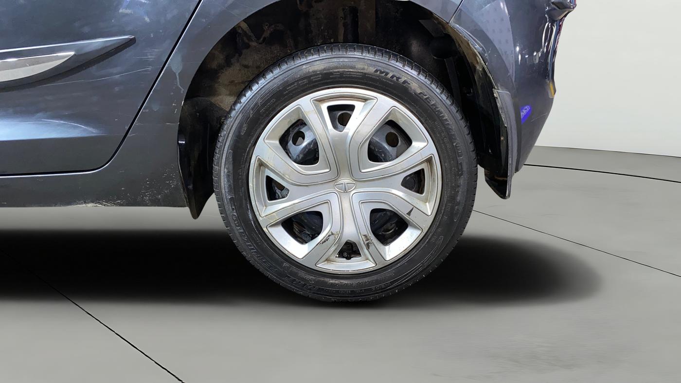 2020 Tata ALTROZ XT PETROL, Petrol, Manual, 39,336 km, Left Rear Wheel