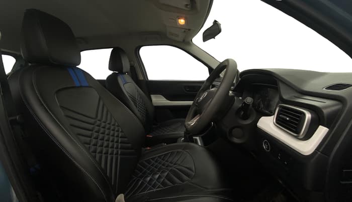 2022 Tata PUNCH ACCOMPLISHED MT, Petrol, Manual, 35,043 km, Right Side Front Door Cabin