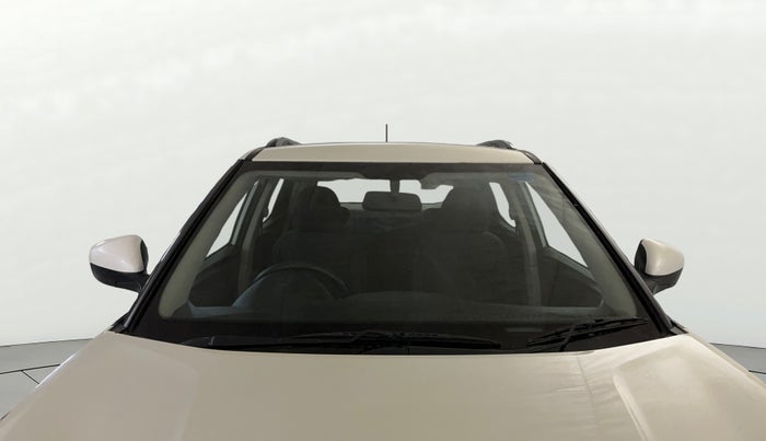 2023 Mahindra XUV300 W6 1.2 PETROL AMT, Petrol, Automatic, 39,599 km, Front Windshield