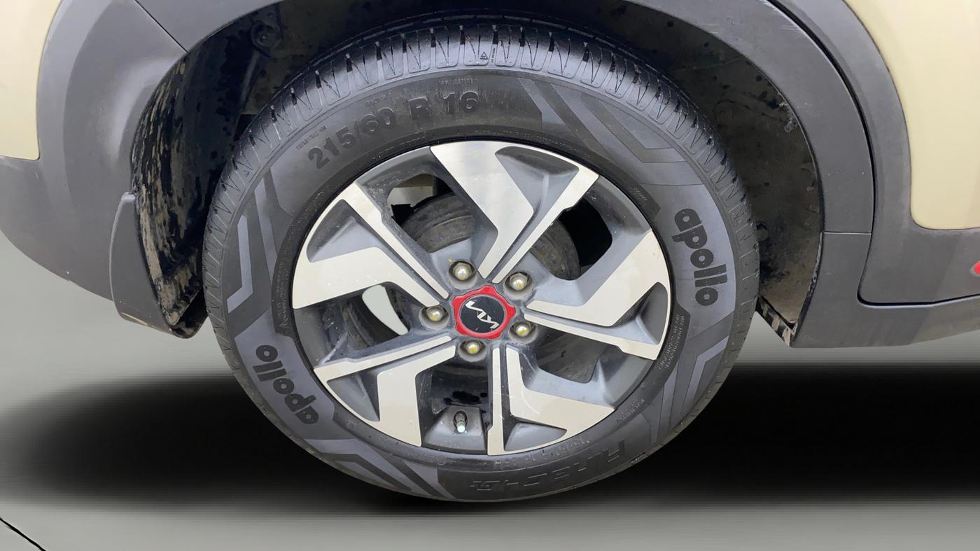 2021 KIA SONET GTX PLUS 1.5 AT, Diesel, Automatic, 53,919 km, Right Rear Wheel