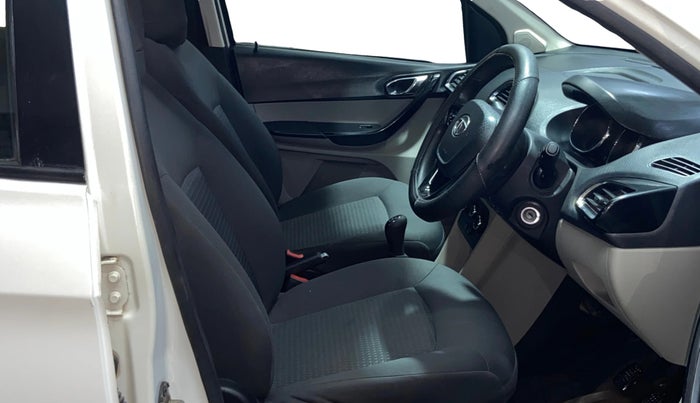 2018 Tata Tiago XZ PETROL, Petrol, Manual, 31,671 km, Right Side Front Door Cabin
