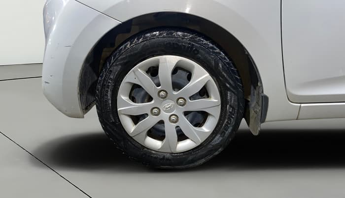 2017 Hyundai Eon MAGNA +, Petrol, Manual, 29,507 km, Left Front Wheel