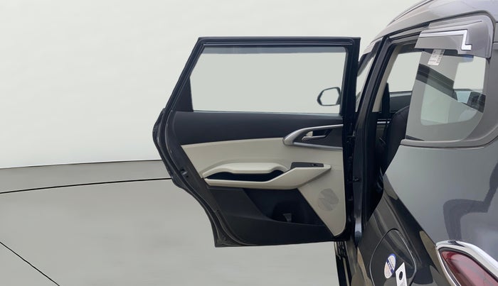 2023 KIA CARENS PRESTIGE 1.5 PETROL 7 STR, Petrol, Manual, 2,787 km, LHS Rear Door