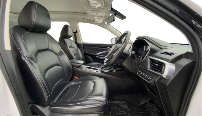 2022 MG HECTOR SHARP 1.5 CVT PETROL DUAL TONE, Petrol, Automatic, 47,803 km, Right Side Front Door Cabin