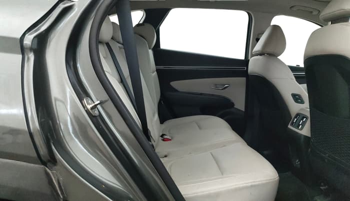 2024 Hyundai Tucson SIGNATURE 2.0 AT PETROL, Petrol, Automatic, 31,495 km, Right Side Rear Door Cabin