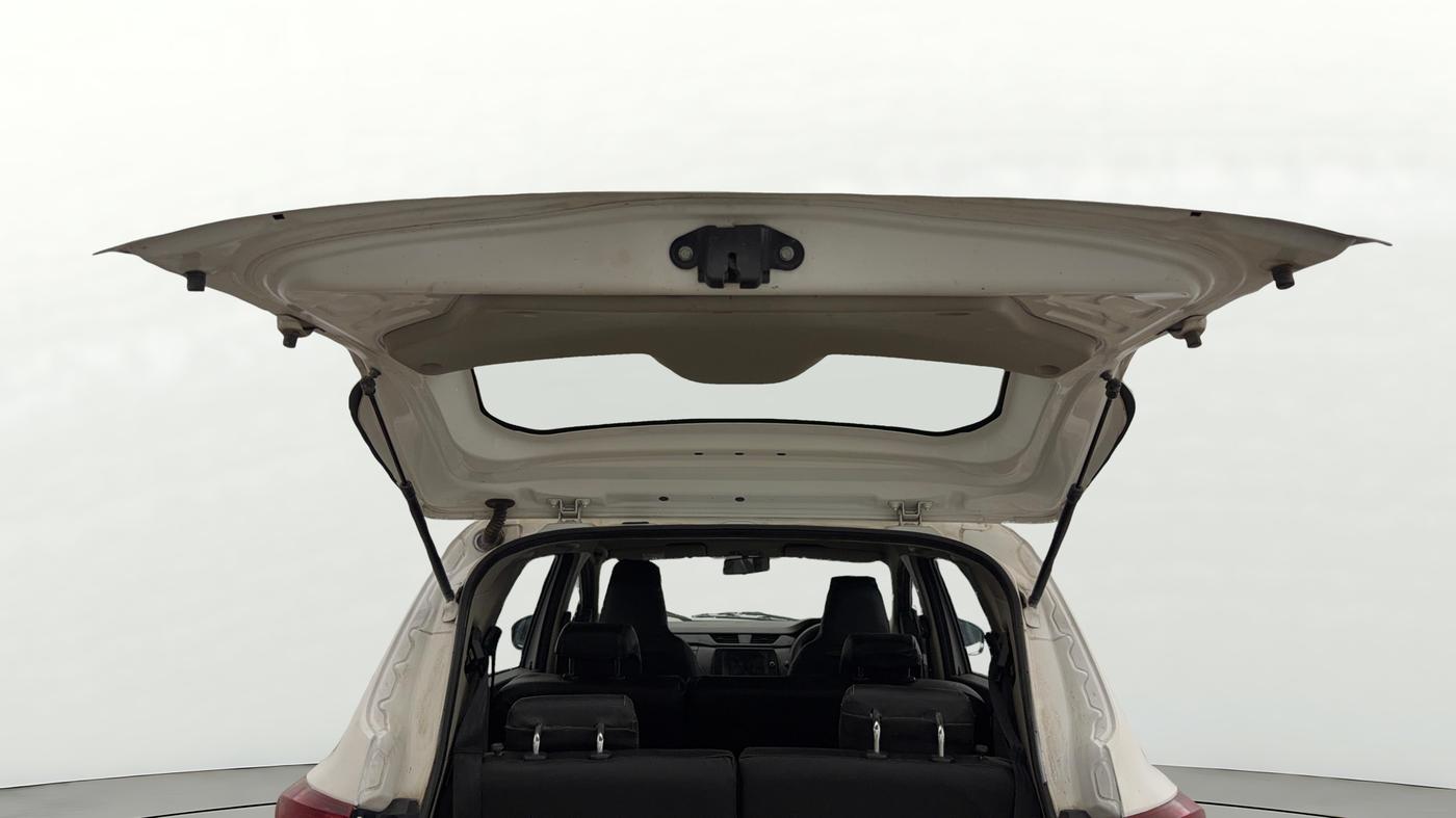 2019 Renault TRIBER RXT, Petrol, Manual, 78,680 km, Boot Door Open