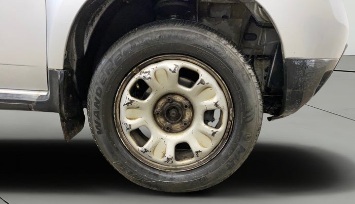 2013 Renault Duster RXL PETROL, Petrol, Manual, 1,35,055 km, Right Front Wheel