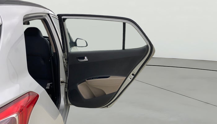 2017 Hyundai Grand i10 SPORTZ (O) 1.2 KAPPA VTVT, Petrol, Manual, 79,962 km, RHS Rear Door