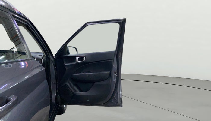 2019 Hyundai VENUE SX 1.4 CRDI, Diesel, Manual, 1,32,156 km, RHS Front Door