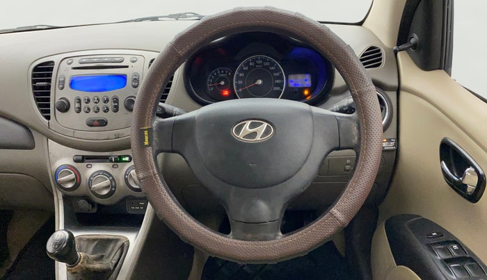 2016 Hyundai i10 SPORTZ 1.1, CNG, Manual, 1,13,611 km, Steering Wheel Close Up