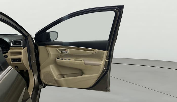 2018 Maruti Ciaz ALPHA  AT 1.5 SHVS PETROL, Petrol, Automatic, 35,118 km, RHS Front Door